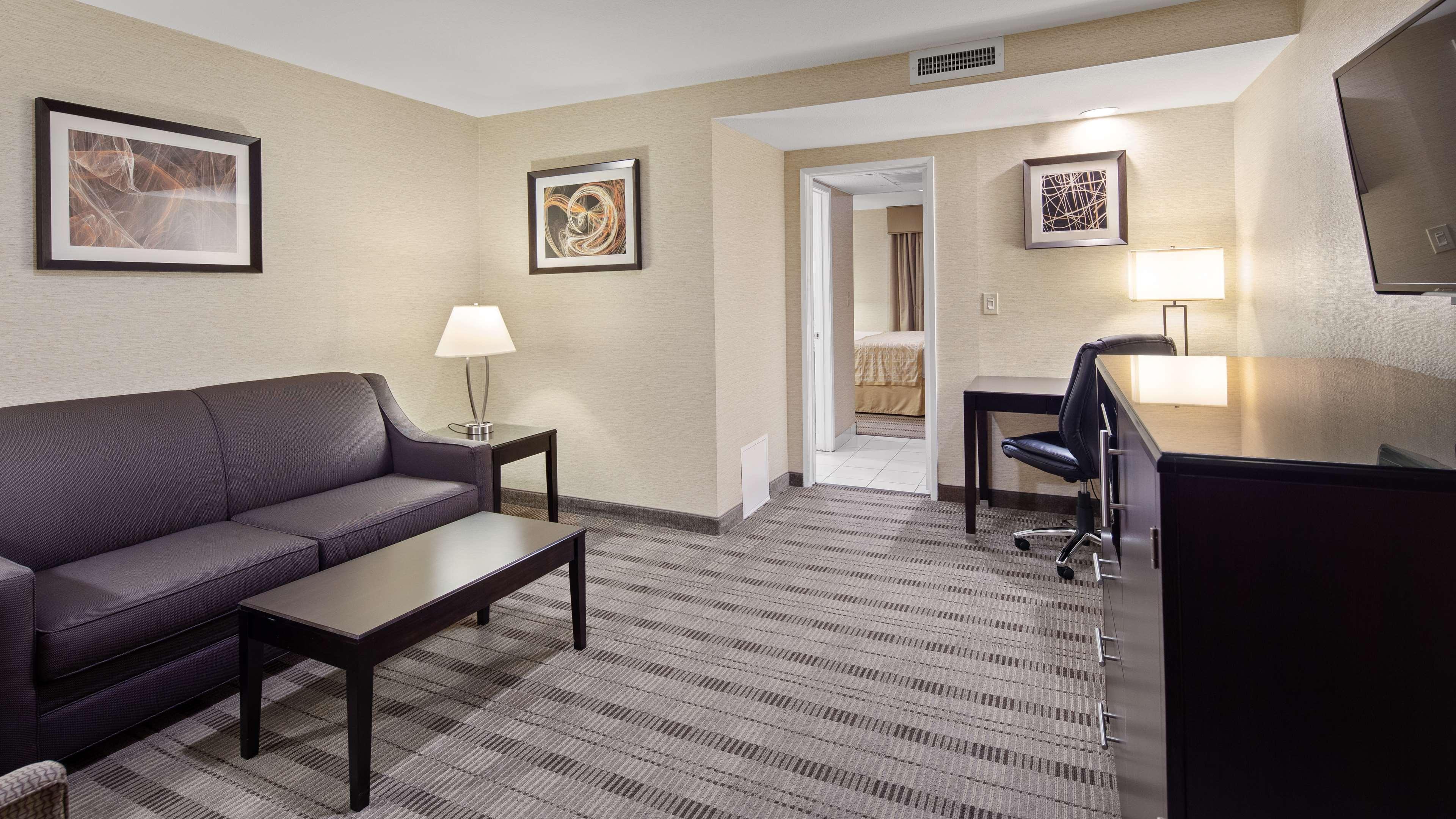 Best Western Pasadena Royale Inn & Suites Экстерьер фото